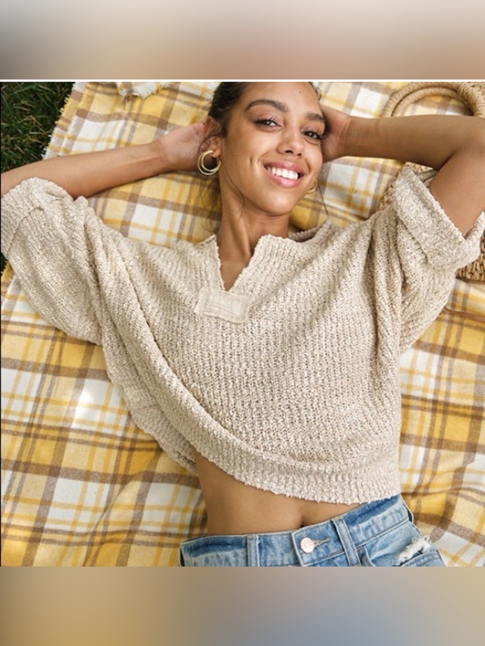 ILLA ILLA Cream Textured V-Neck Cropped Sweater Size M